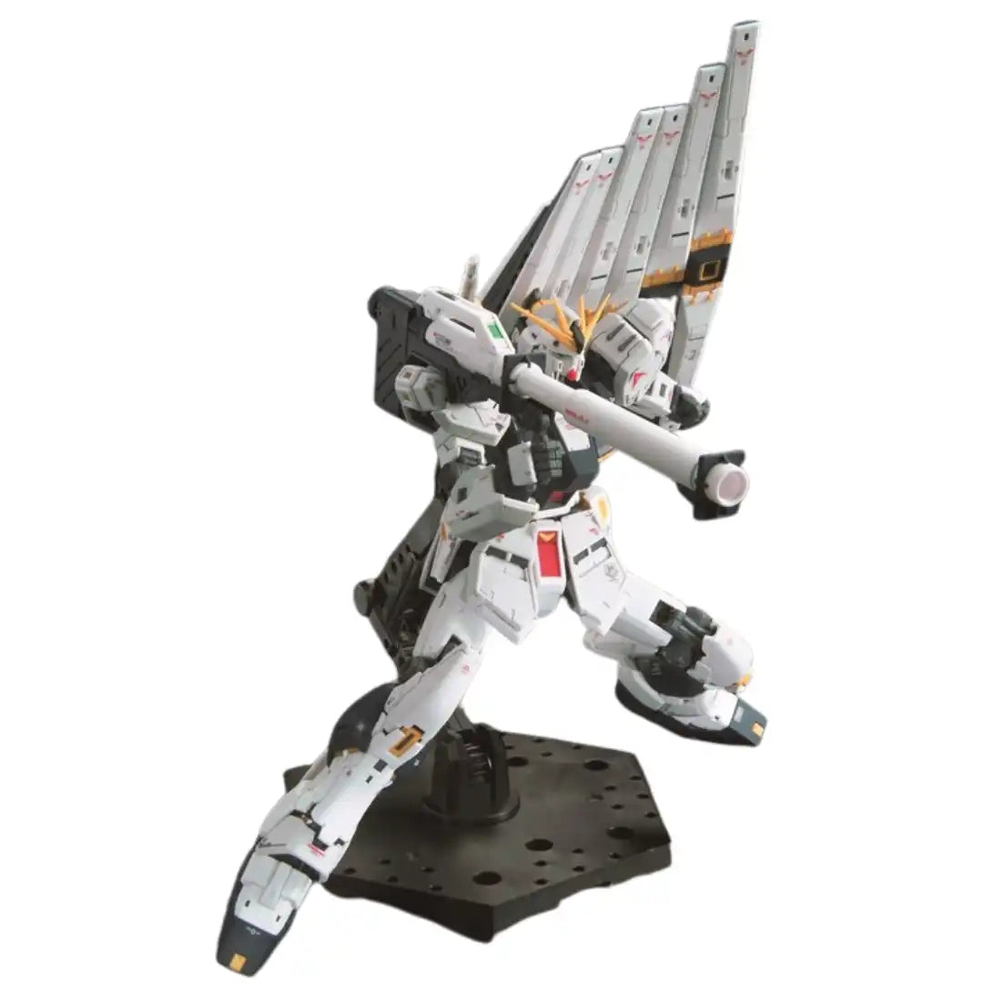 RG 32  Nu GUNDAM | 4573102578426