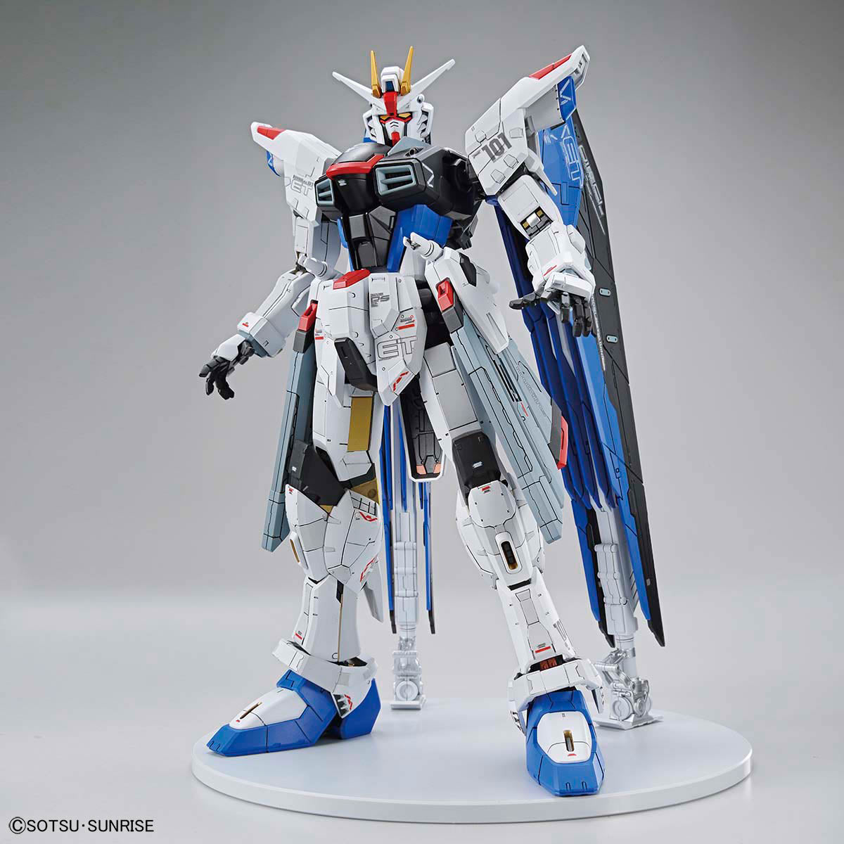 Fullmechanics 1/100 The Gundam Base Limited ZGMF-X10A Freedom Gundam Ver.GCP