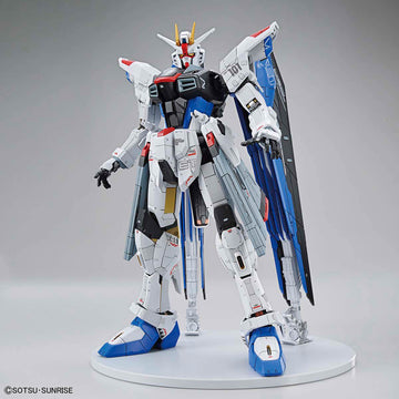 Fullmechanics 1/100 The Gundam Base Limited ZGMF-X10A Freedom Gundam Ver.GCP