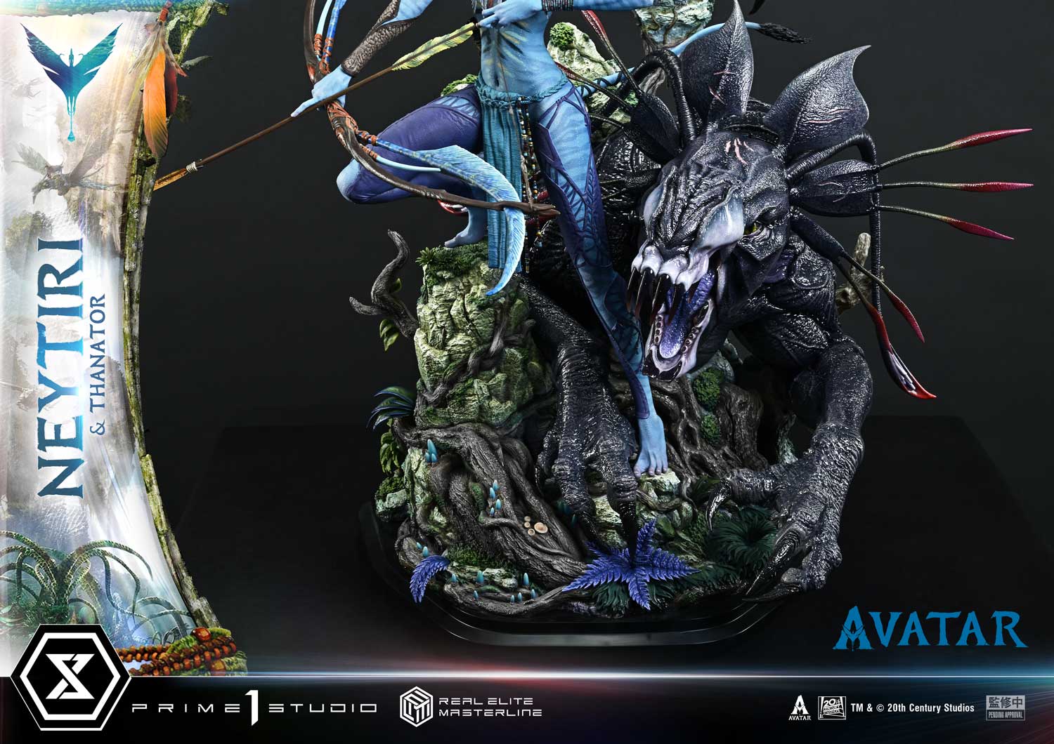 Real Elite Masterline Avatar (Film) Neytiri &amp; Thanator Avatar Legacy Collection