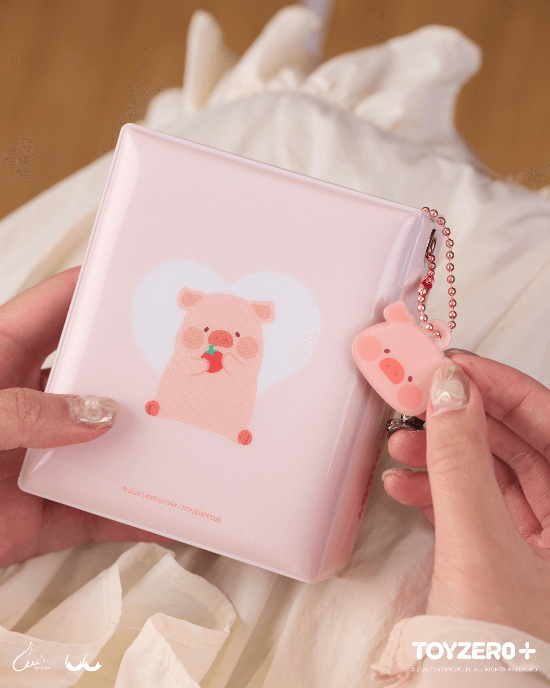 LuLu the Piggy Generic - Collectible Card Book | 781005360732
