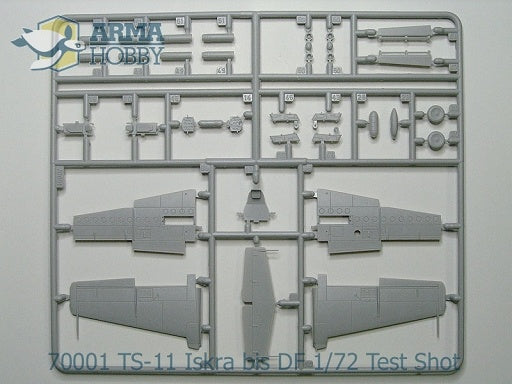 Arma Hobby 1/72 TS-11 Iskra Expert set 'Camo' | 5907747900639