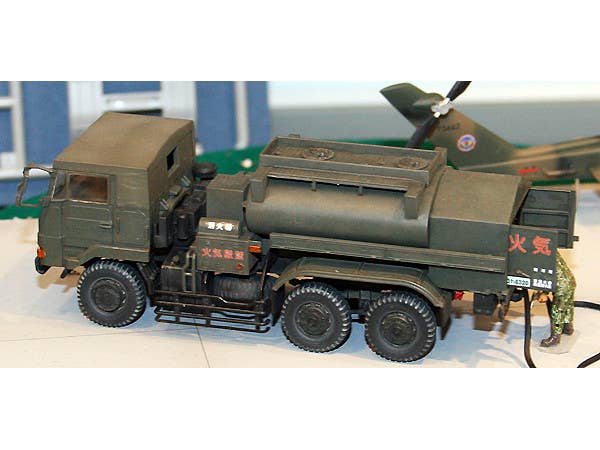 Aoshima 1/72 Japan Ground Self Defense Force 3 1/2t Fuel Tank Vehicle for Aviation | 4905083007945