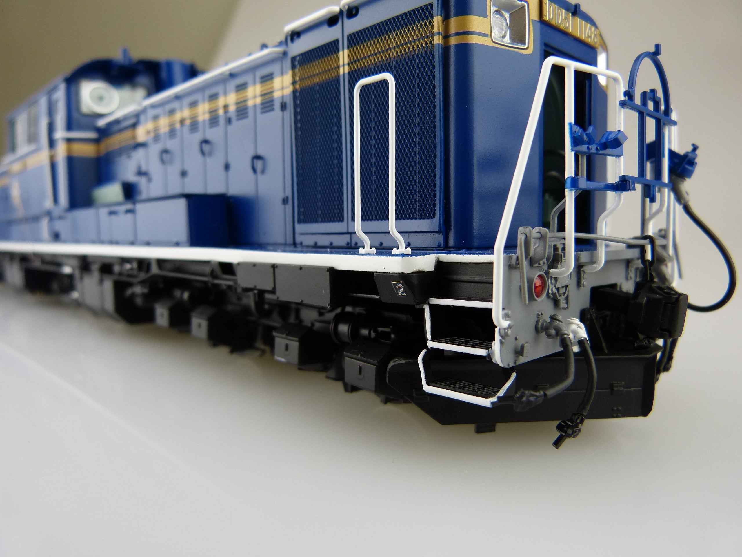 Aoshima 1/45 Diesel locomotive DD51 Limited Express Hokutosei | 4905083010006