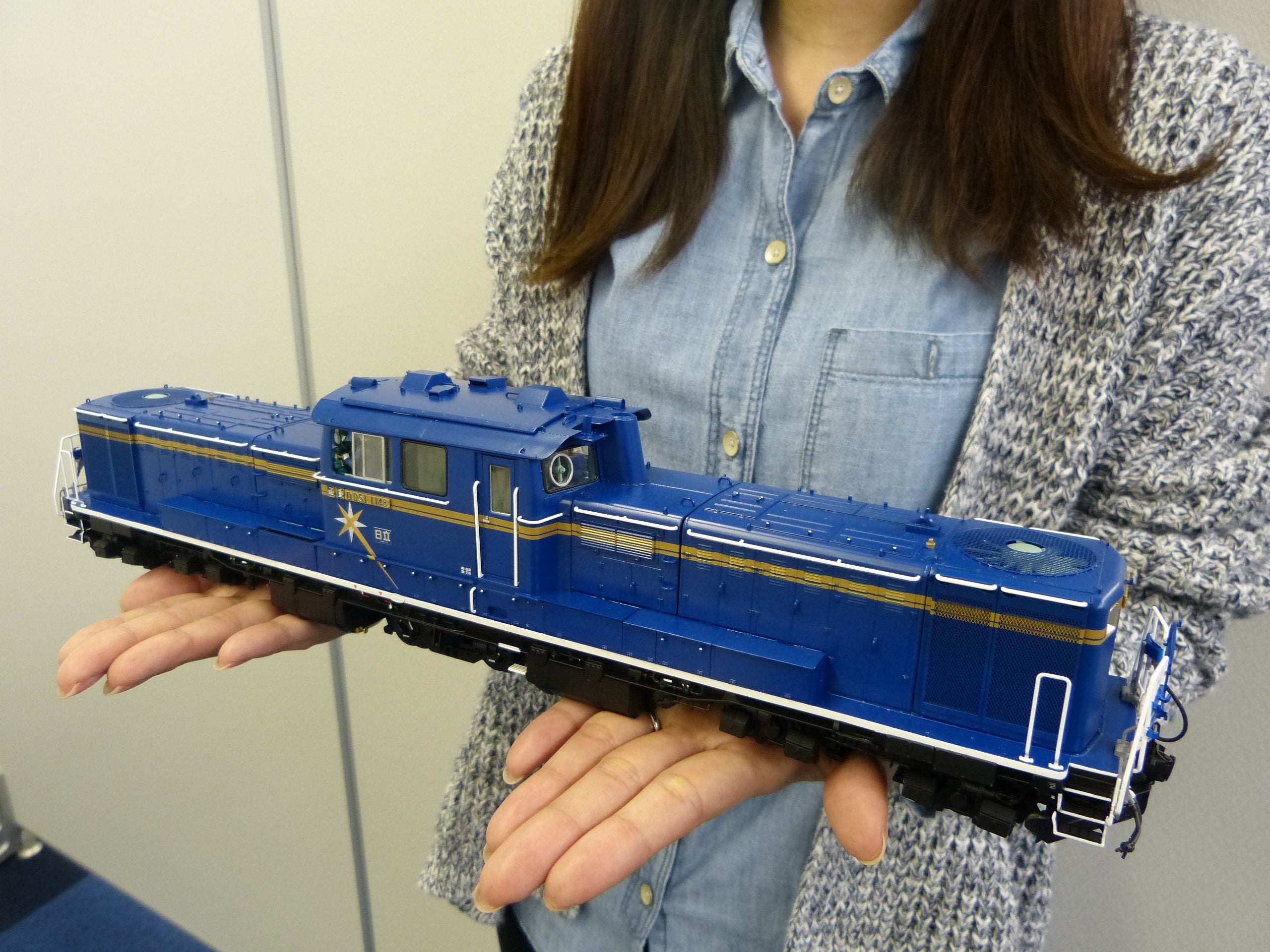 Aoshima 1/45 Diesel locomotive DD51 Limited Express Hokutosei | 4905083010006