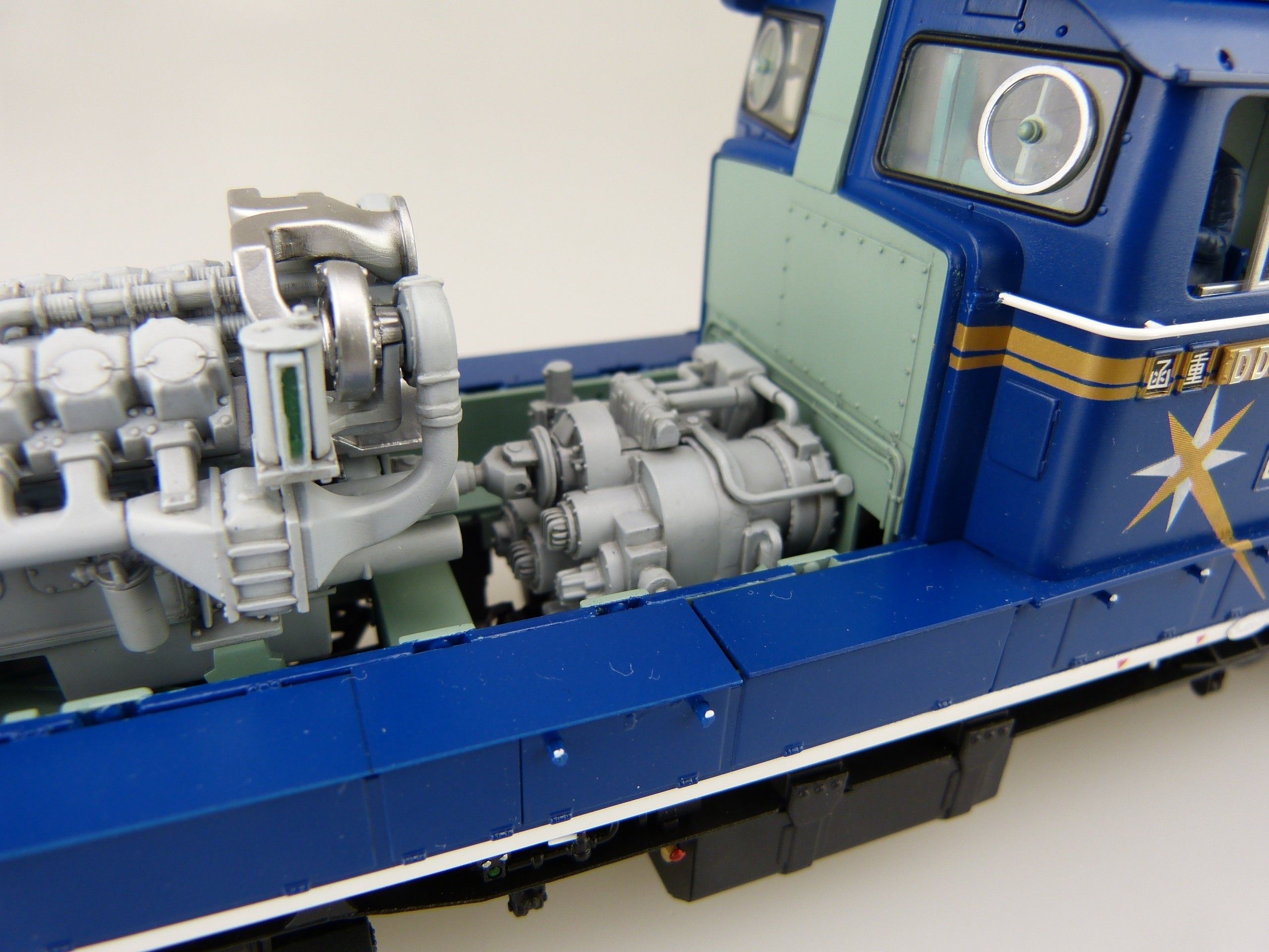 Aoshima 1/45 Diesel locomotive DD51 Limited Express Hokutosei | 4905083010006