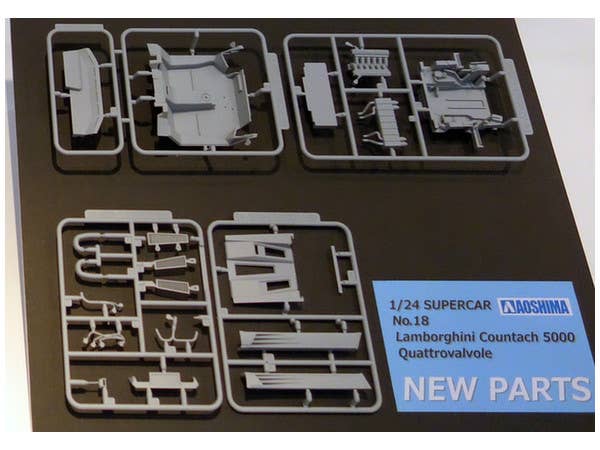 Aoshima 1/24 Lamborghini Countach 5000 QUATTROVALVOLE INJECTION Ver | 4905083011546