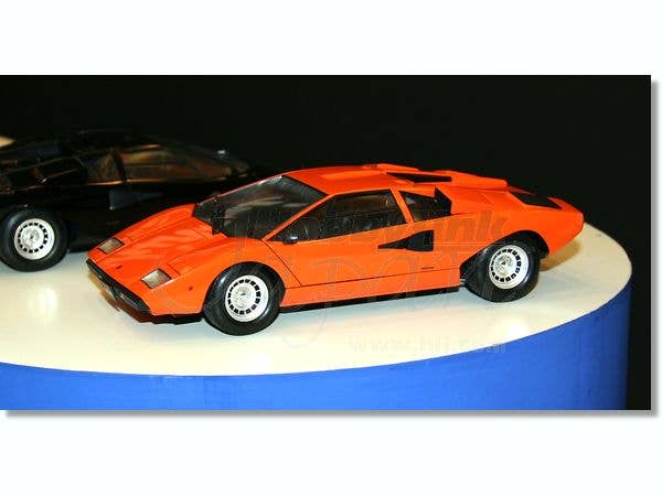 Aoshima 1/24 Lamborghini Countach LP400 | 4905083046708
