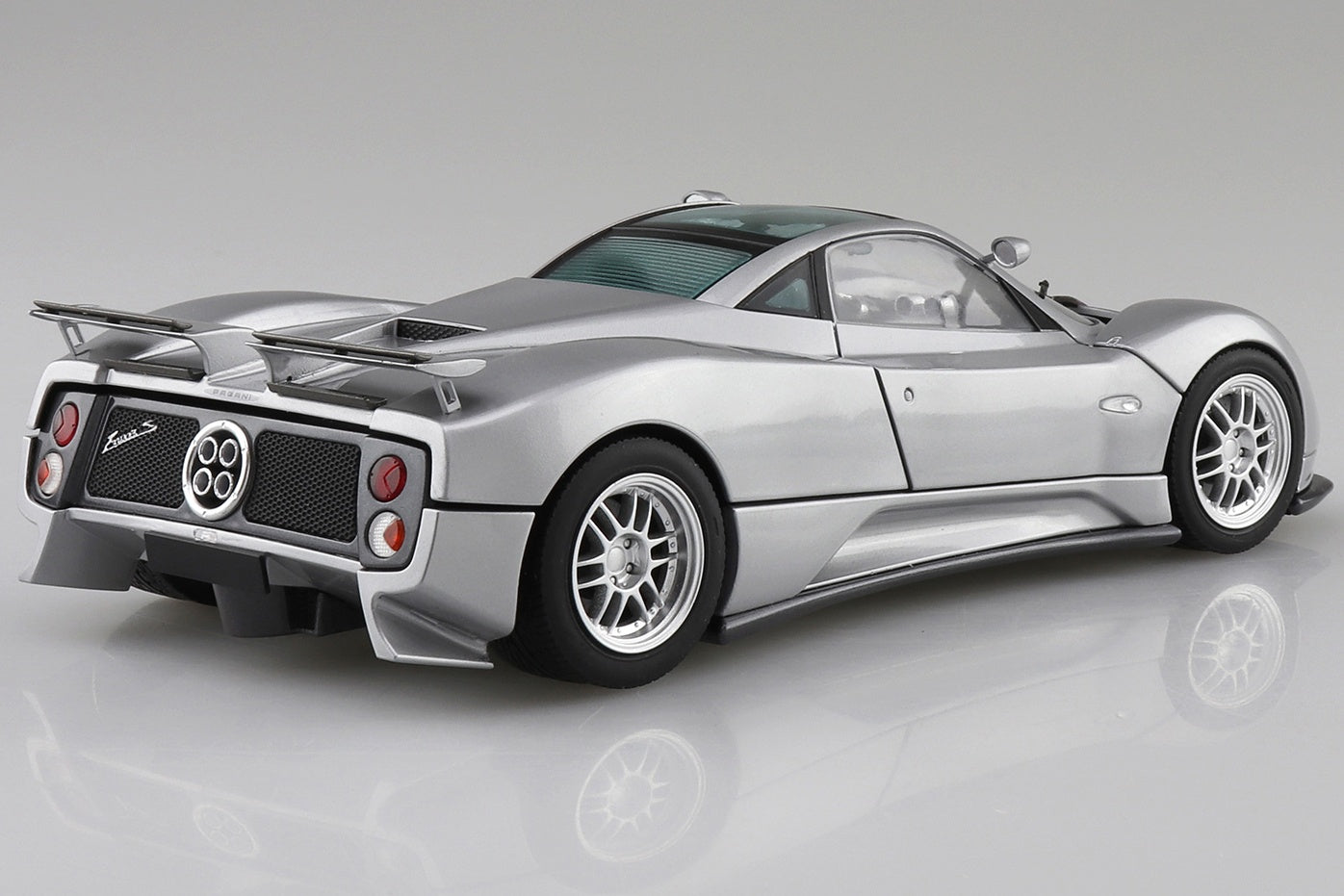Aoshima 1/24 '00 Pagani Zonda C12S | 4905083056028