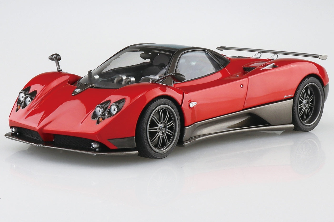 Aoshima 1/24 '05 Pagani Zonda F