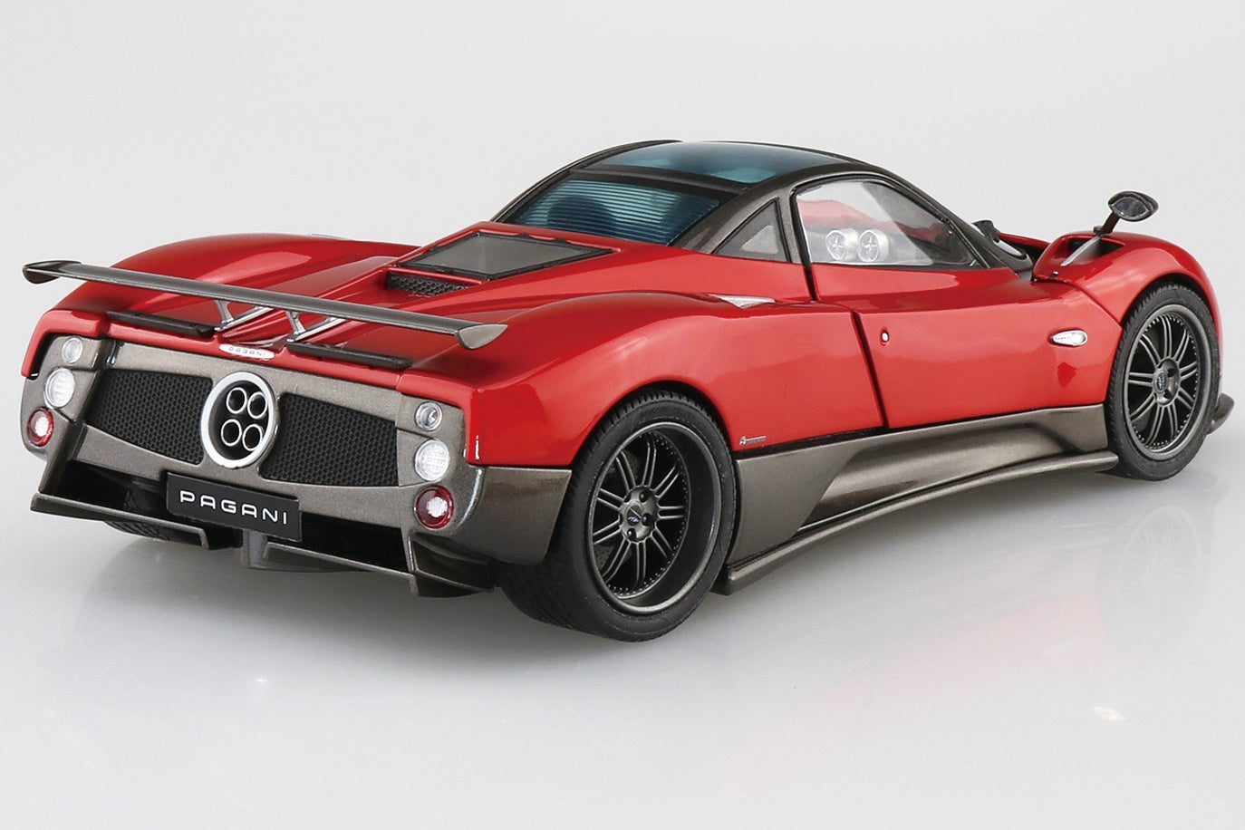 Aoshima 1/24 '05 Pagani Zonda F