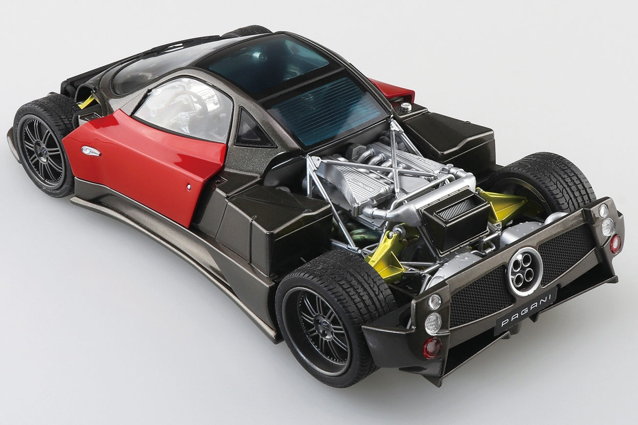 Aoshima 1/24 '05 Pagani Zonda F