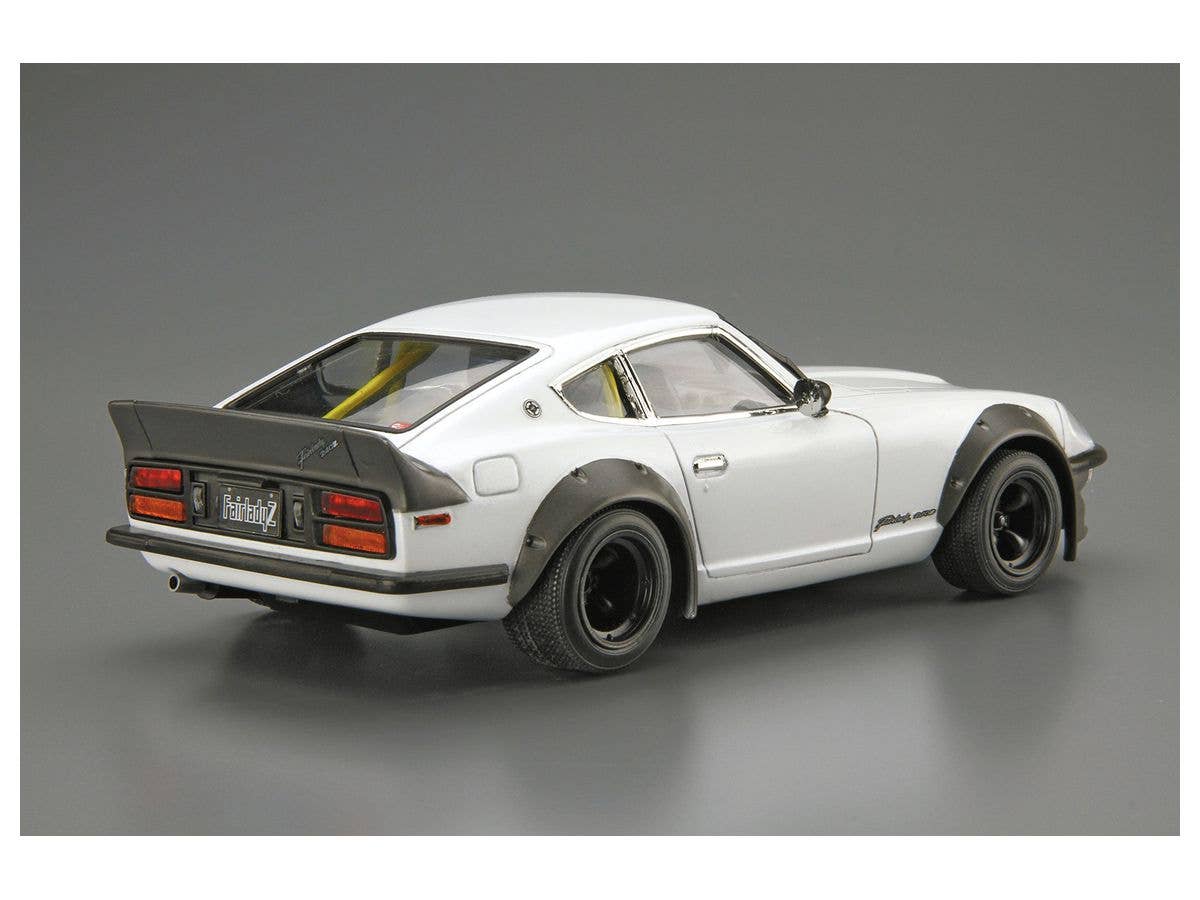 Aoshima 1/24 Nissan S30 Fairlady Z Aero Custom Ver.2'75 | 4905083061015