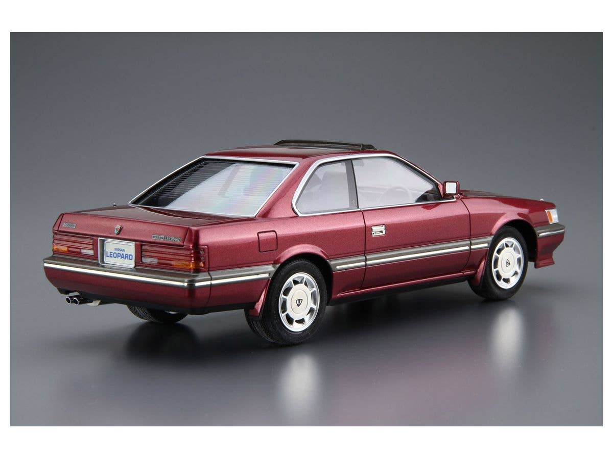Aoshima 1/24 Nissan UF31 Leopard 3.0 Ultima '86 | 4905083061091