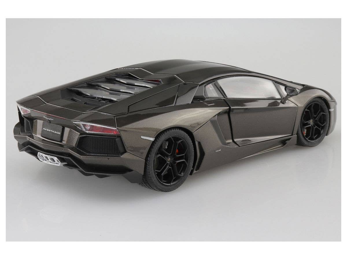 Aoshima 1/24 '11 Lamborghini Aventador Gun Metallic Car | 4905083062029