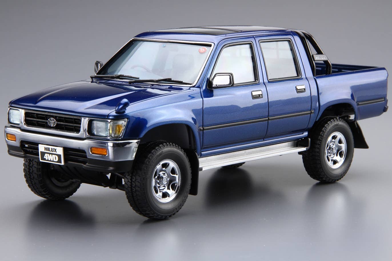 Aoshima 1/24 Toyota LN107 Hilux Pick Up Double Cab 4WD '94 | 4905083062173