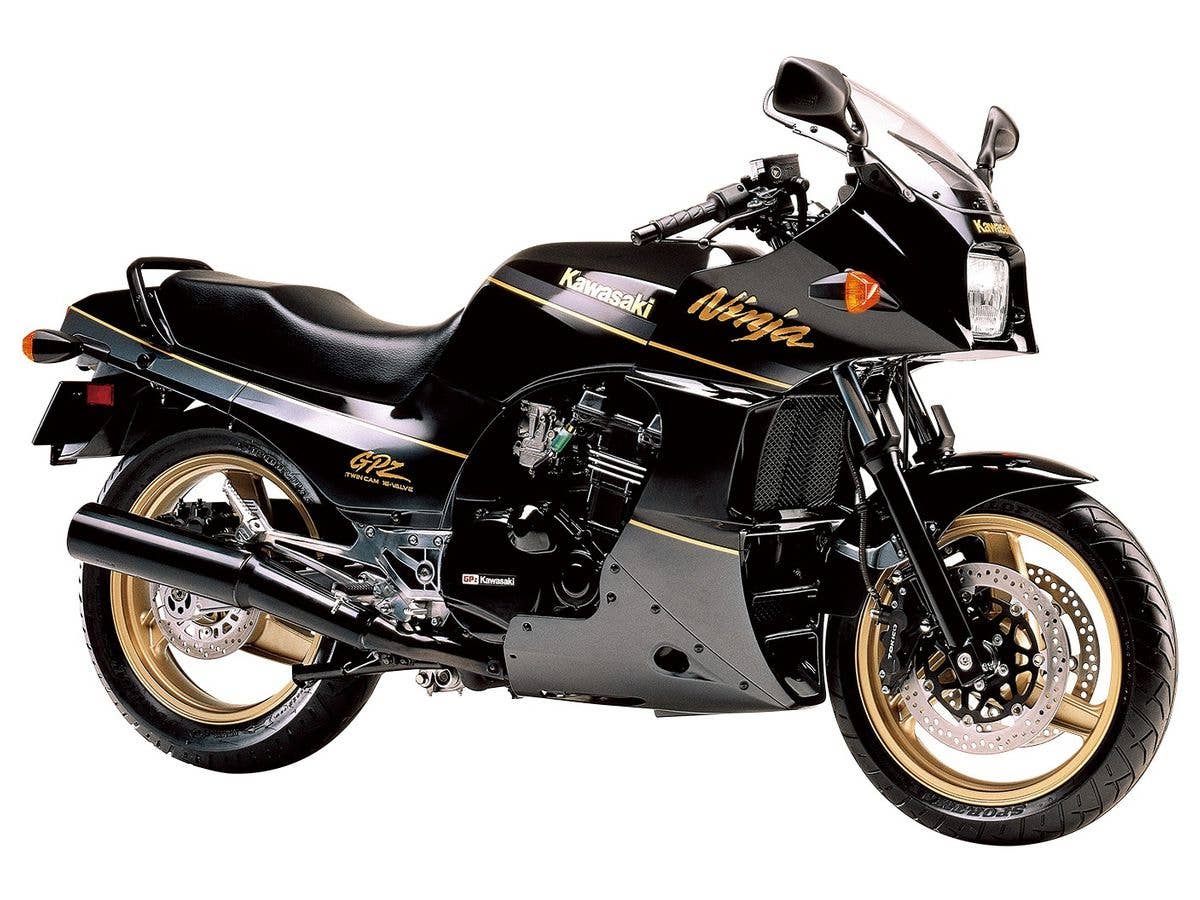 Aoshima 1/12 Kawasaki ZX900R GPz900R Ninja '02 | 4905083063125