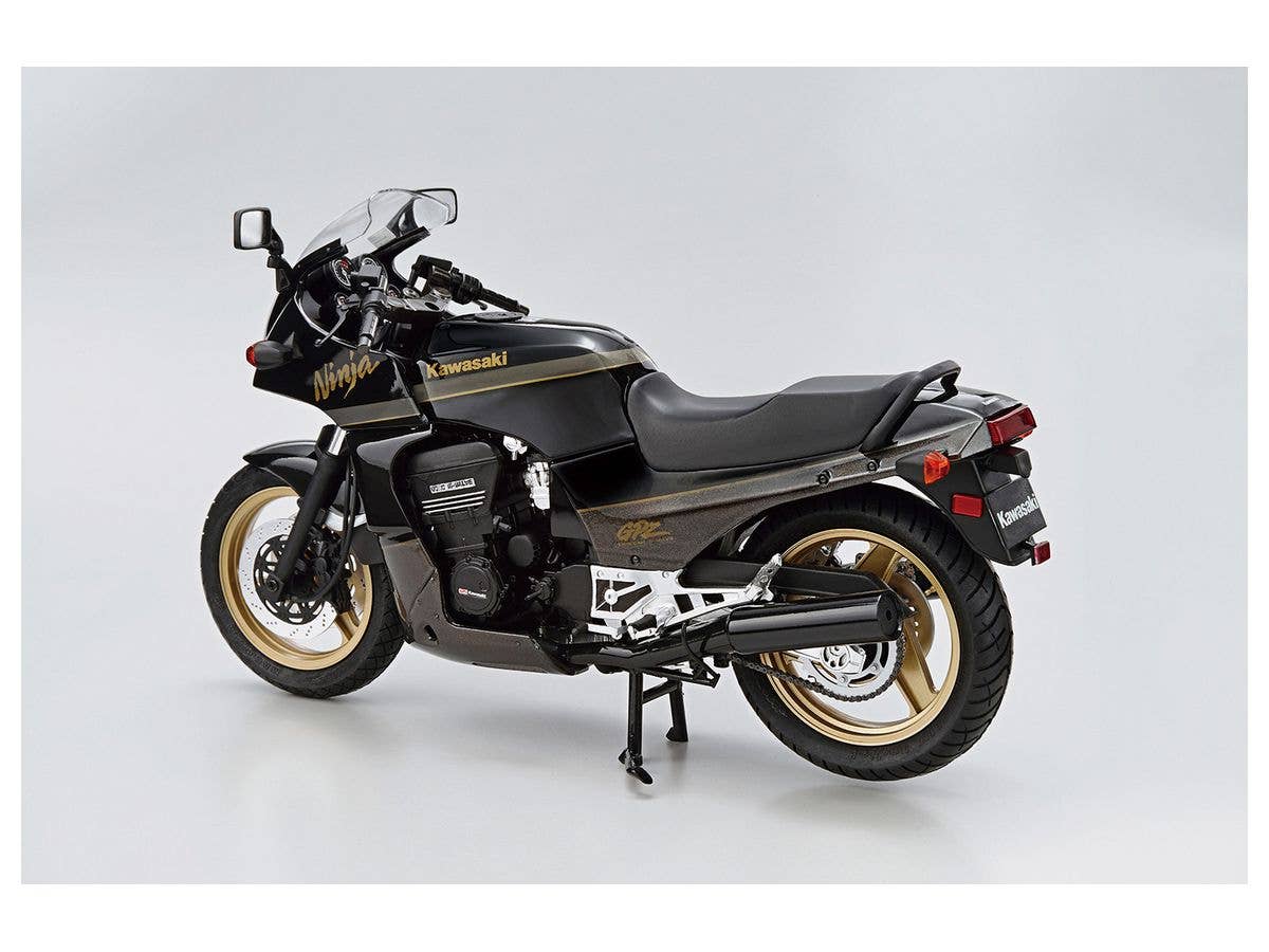 Aoshima 1/12 Kawasaki ZX900R GPz900R Ninja '02 | 4905083063125