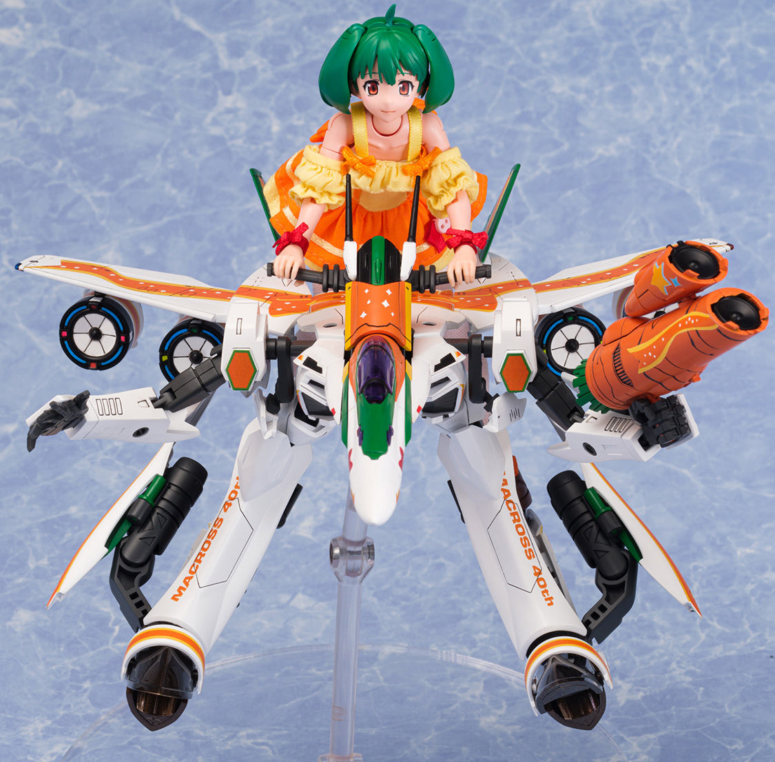 Aoshima V.F.G. Macross F VF-25F Messiah Ranka Lee Macross 40th Anniversary(4905083064252)