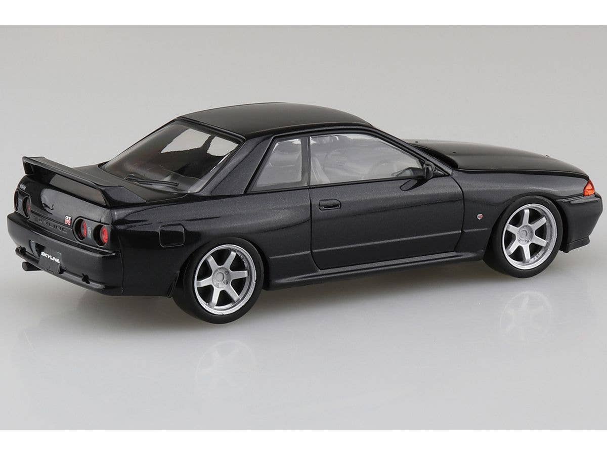 Aoshima 1/32 SNAP KIT Nissan R32 Skyline GT-R Custom Wheels (Black Pearl Metallic) | 4905083066362