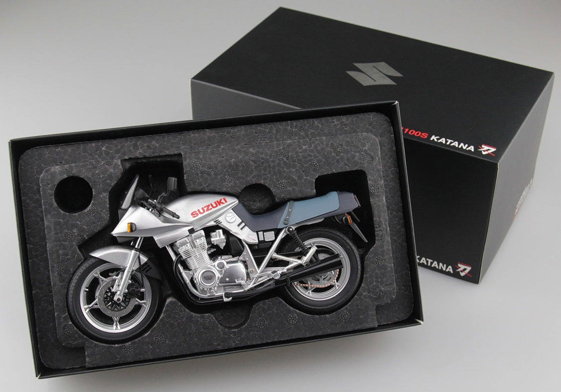 Aoshima 1/12 Suzuki GSX1100S Katana Diecast Motorcycle