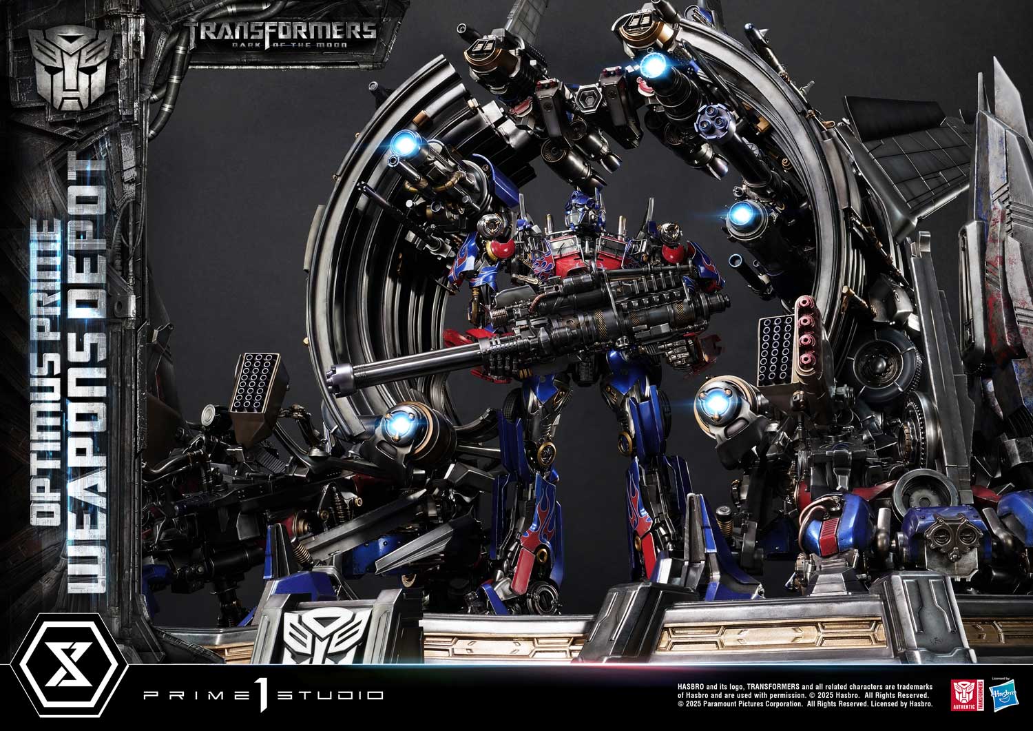 Museum Masterline Transformers: Dark of the Moon (Film) Optimus Prime Weapons Depot Bonus Version