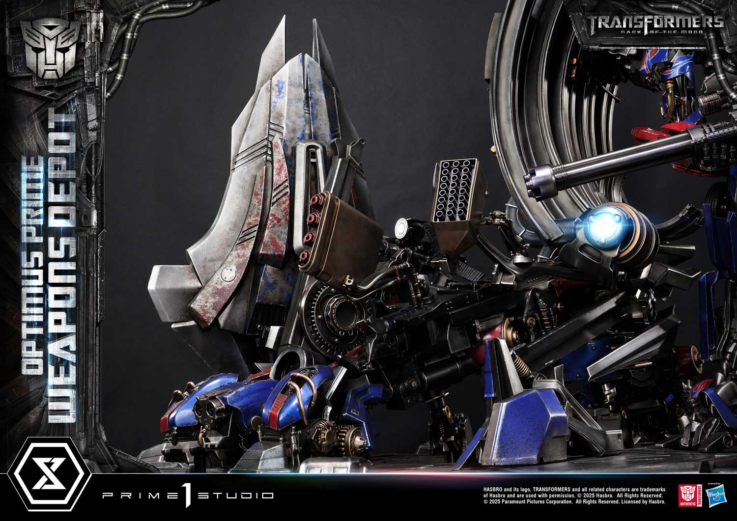 Museum Masterline Transformers: Dark of the Moon (Film) Optimus Prime Weapons Depot Bonus Version