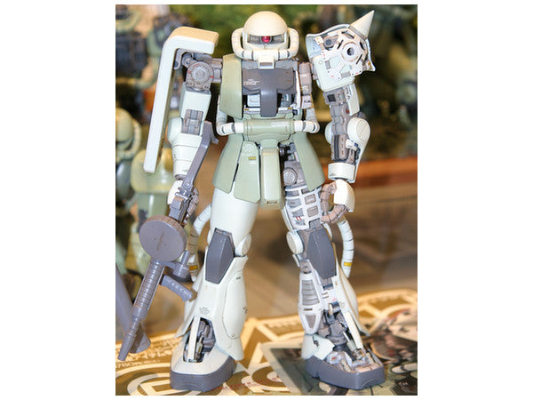 Bandai MG 1/100 Zaku II Ver. 2.0 | 4573102615800
