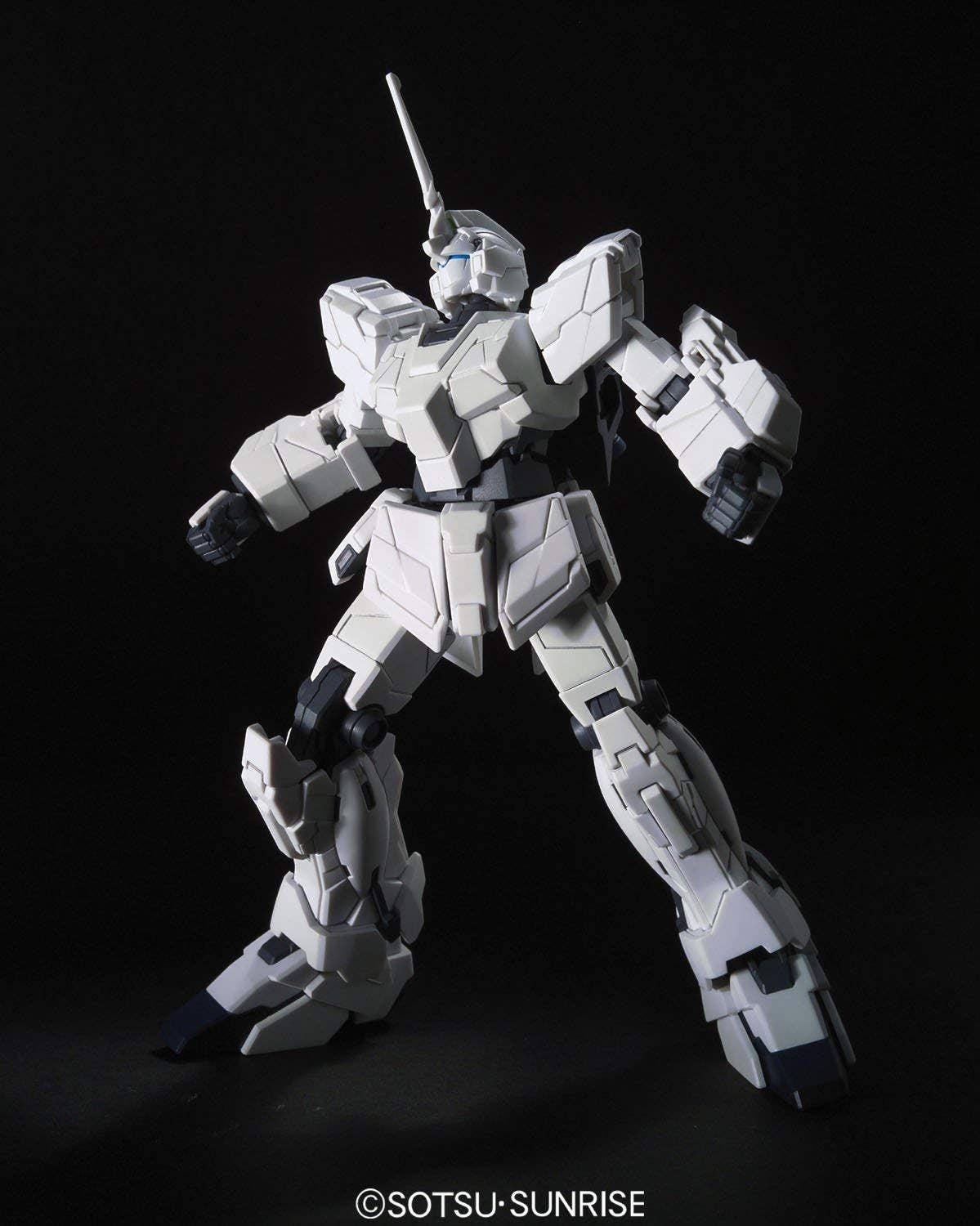 HGUC 1/144 #101 RX-0 Unicorn Gundam (Unicorn Mode) | 4573102582645