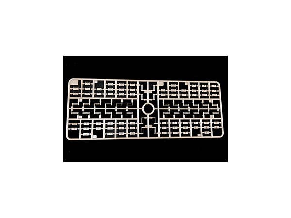 Bronco Models 1/35 T85E1 Track Link (Rubber Type) For M24 Light Tank Chaffee (Workable) | 4544032741914