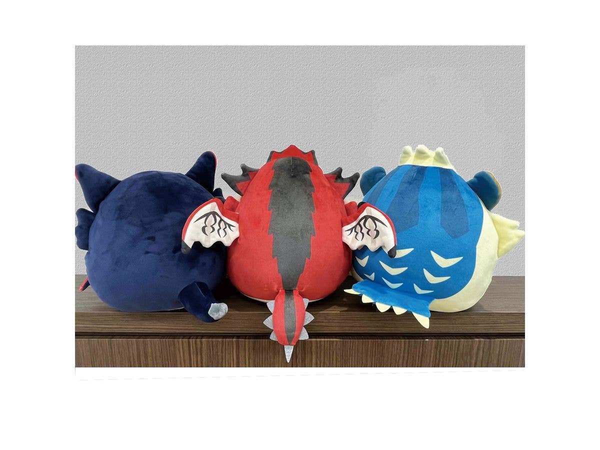 CAPCOM Monster Hunter Fluffy Eggshaped Plush Arzuros | 4976219124768