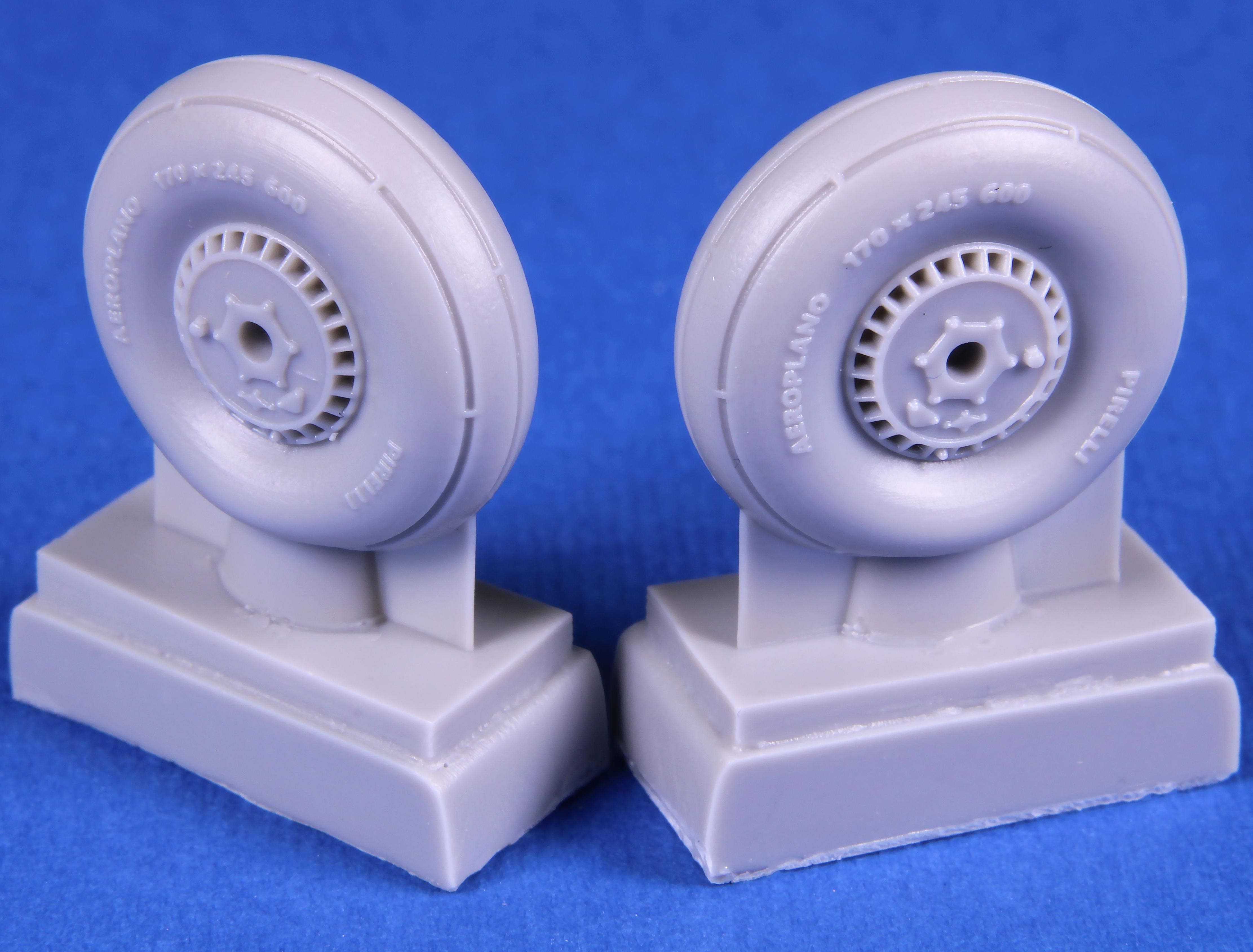 CMK 1/32 Fiat CR.42 Main Wheels (ICM kit) | 8595593128818