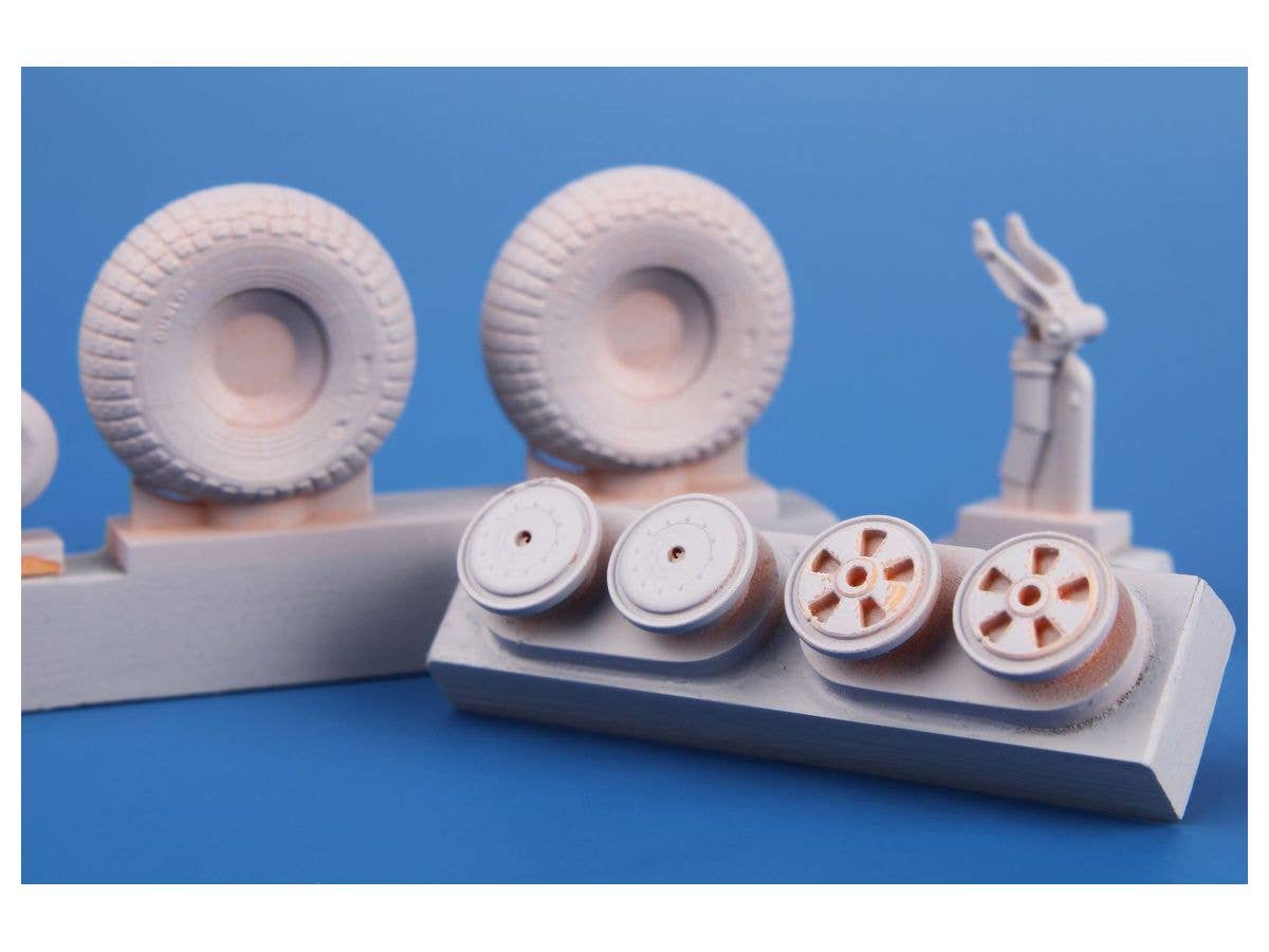 CMK 1/72 Mosquito Undercarriage Wheels / for Tamiya and Hasegawa kits | 8595593129600
