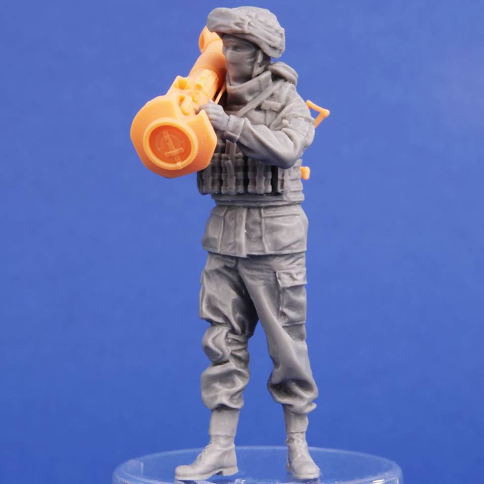 CMK 1/35 Ukrainian Soldier with NLAW and AK-74MN | 8595593129587