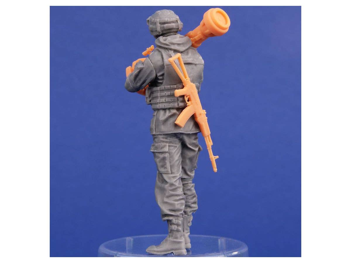 CMK 1/35 Ukrainian Soldier with NLAW and AK-74MN | 8595593129587