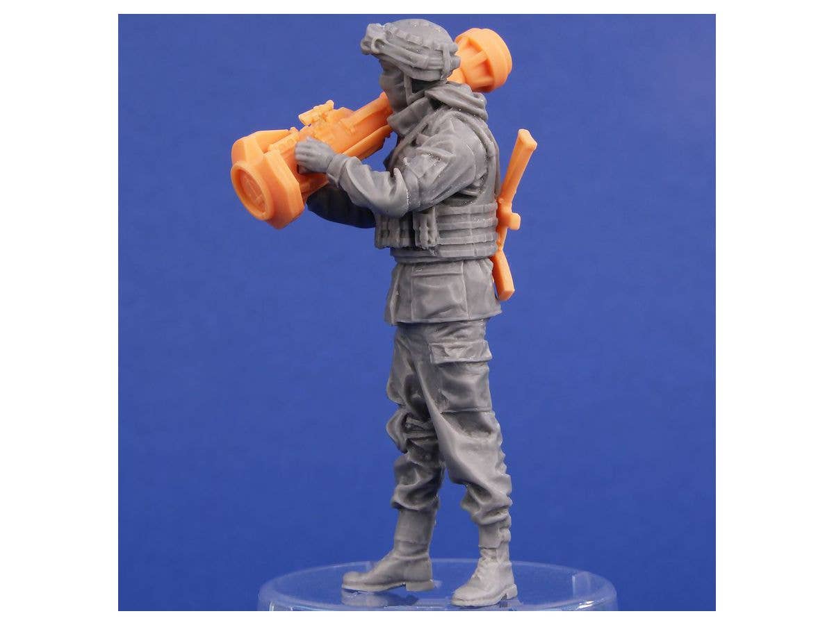 CMK 1/35 Ukrainian Soldier with NLAW and AK-74MN | 8595593129587