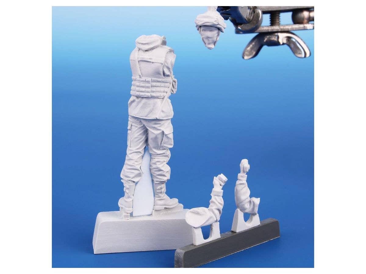 CMK 1/35 Ukrainian Soldier with NLAW and AK-74MN | 8595593129587