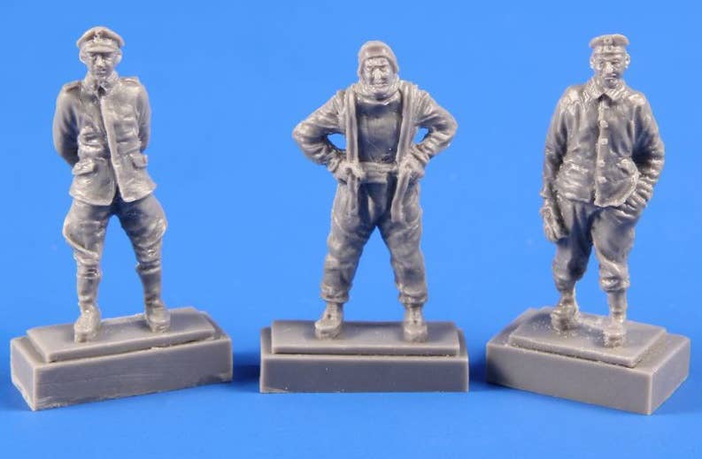 CMK 1/72 German WWI Airmen - Pilot (H.G.) in Flight Suit, Pilot in Uniform and Mechanic | 8595593127460