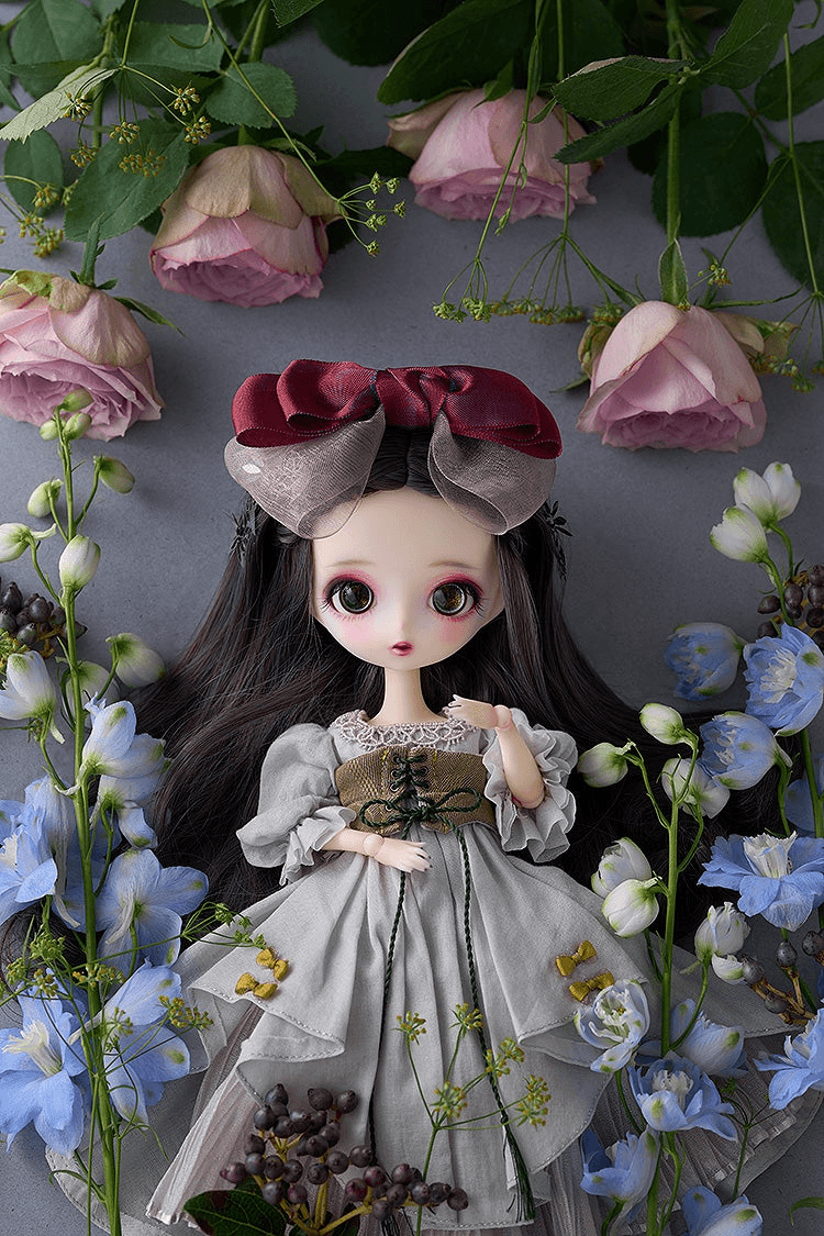 Harmonia bloom Sophia Snow White