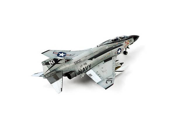 Doyusha 1/72 F-4J Phantom II "Showtime100” | 4975406412800