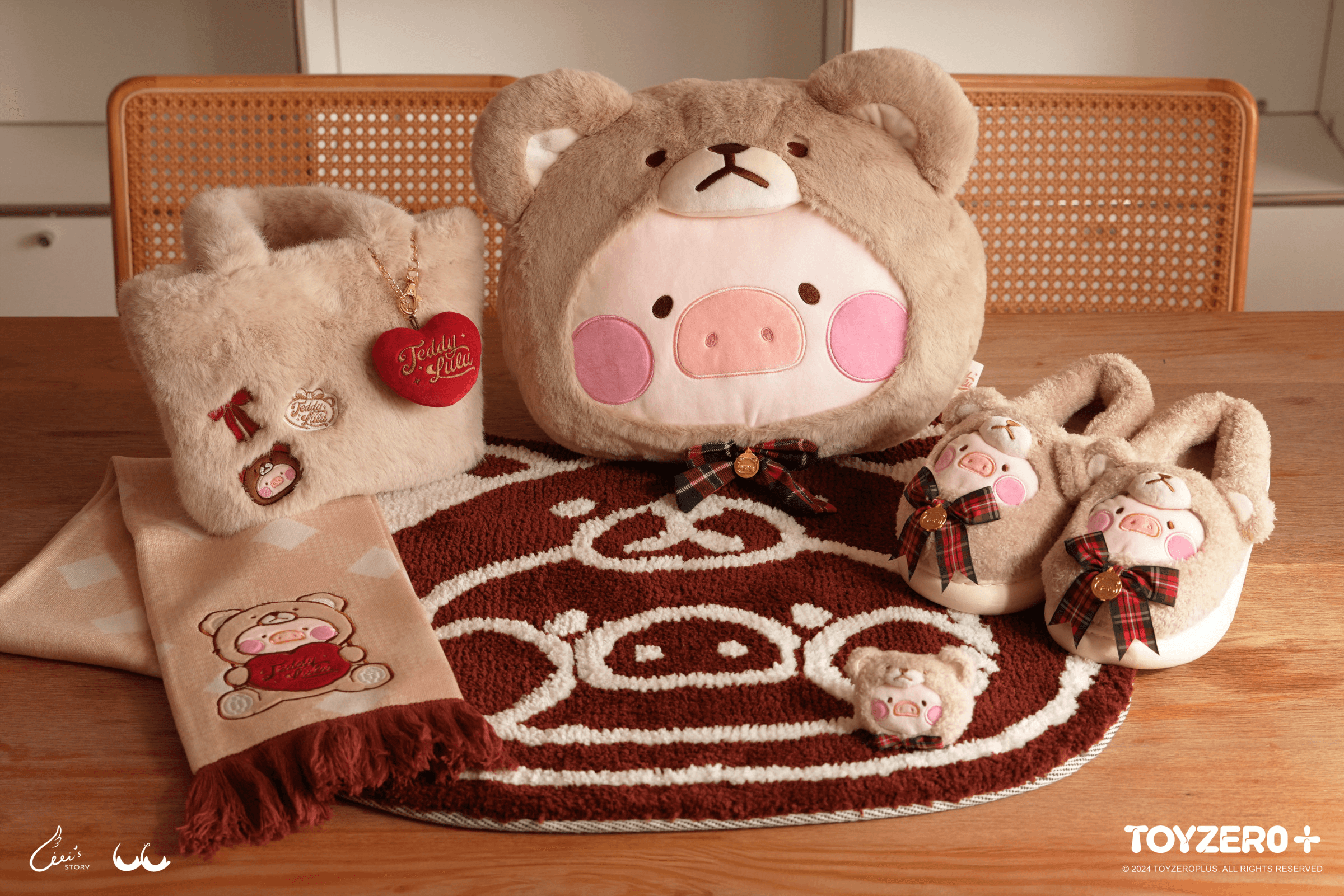 LuLu the Piggy - Teddy LuLu Hand Warmer Cushion + Blanket | 781005360121