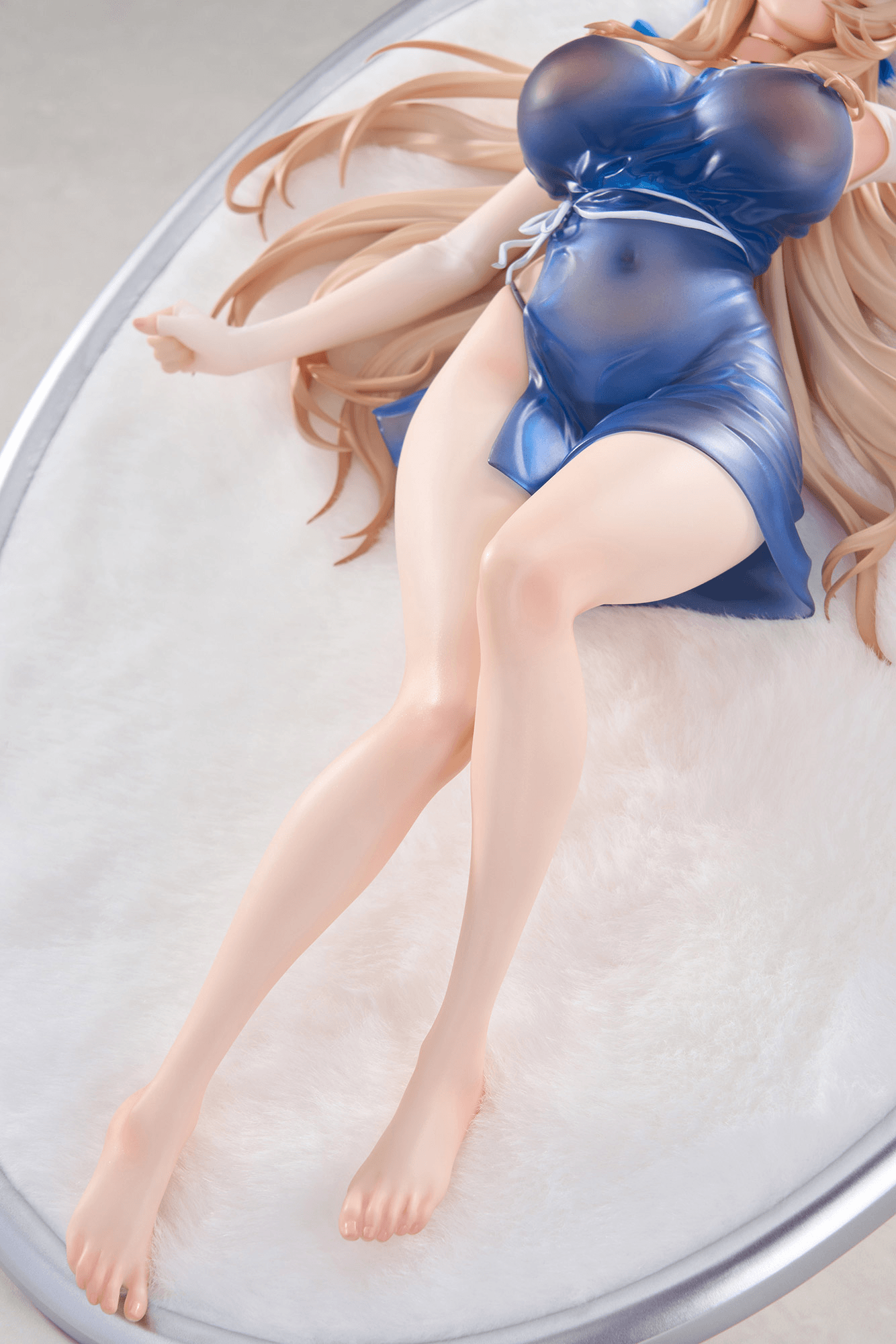 1/7 Scale [BrownDust2] Water Park Queen Wilhelmina Painted Figure with BONUS