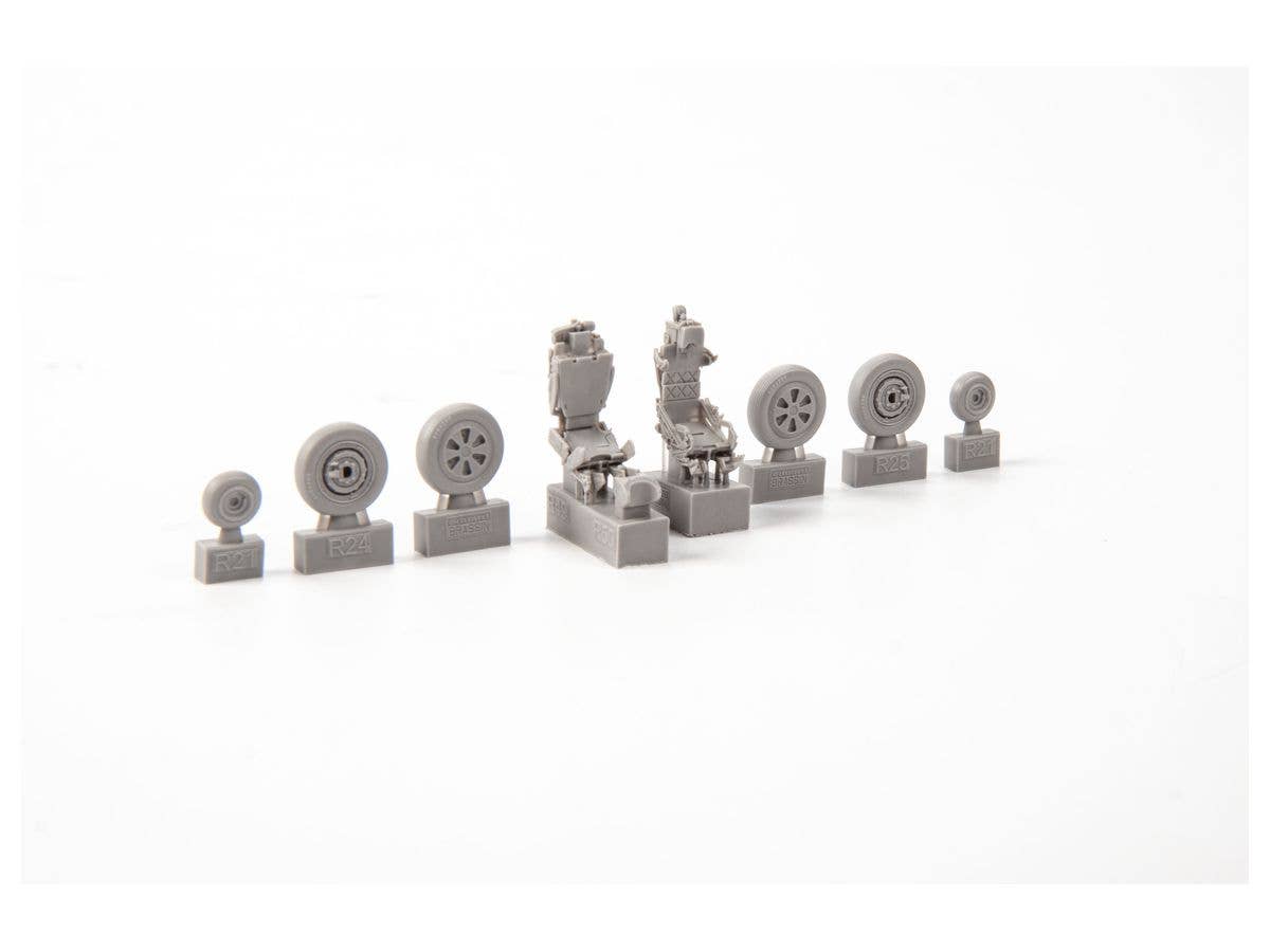 Eduard 1/72 'Stribrne Sipy' (Silver Arrows) MiG-21PF/PFM [Limited Edition] | 8591437557615