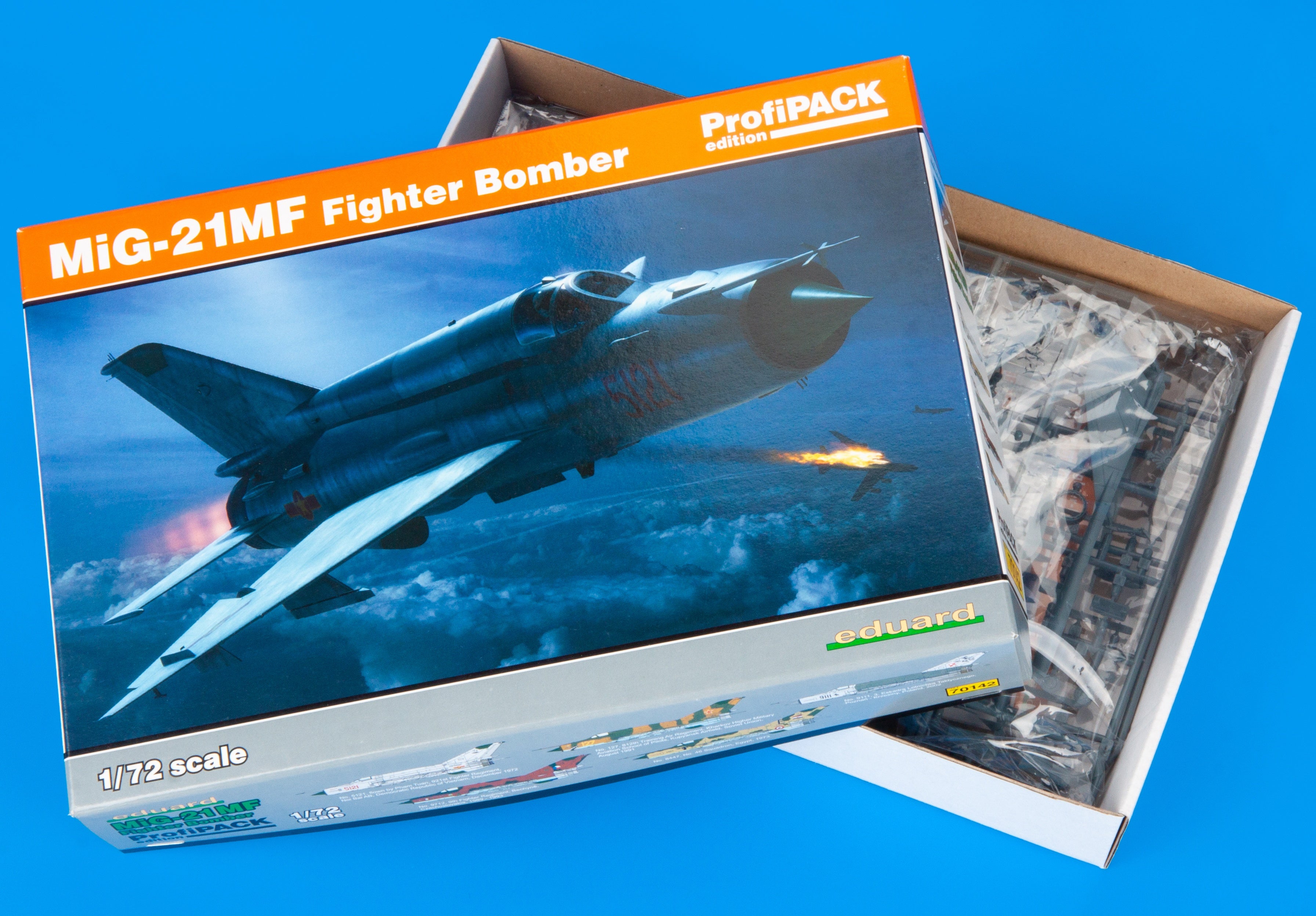 Eduard 1/72 MiG-21MF Fighter Bomber [Profipack]