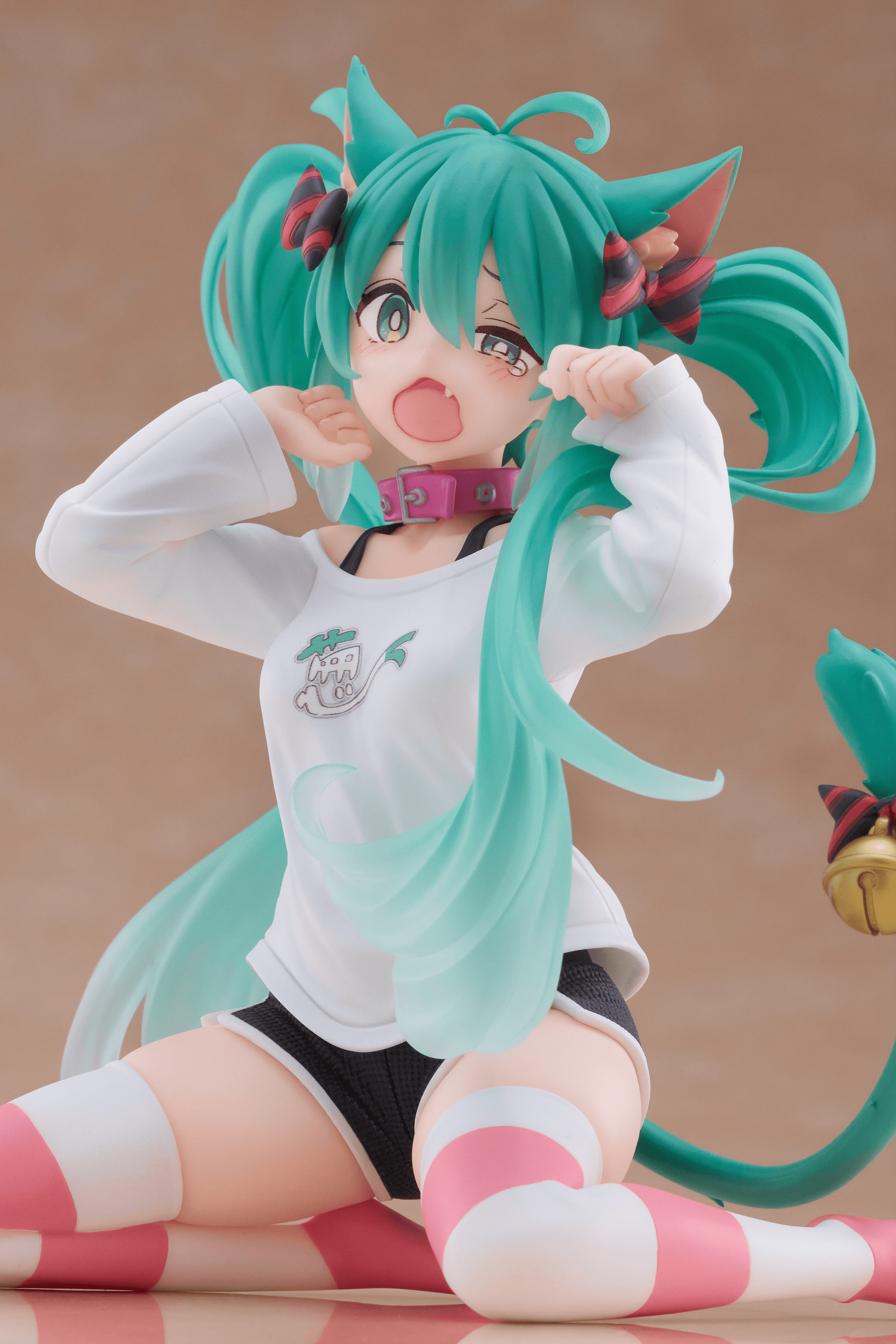 Hatsune Miku Desktop Cute Figure (Cat Ear T-Shirt Ver.) Reissue | 840342405251