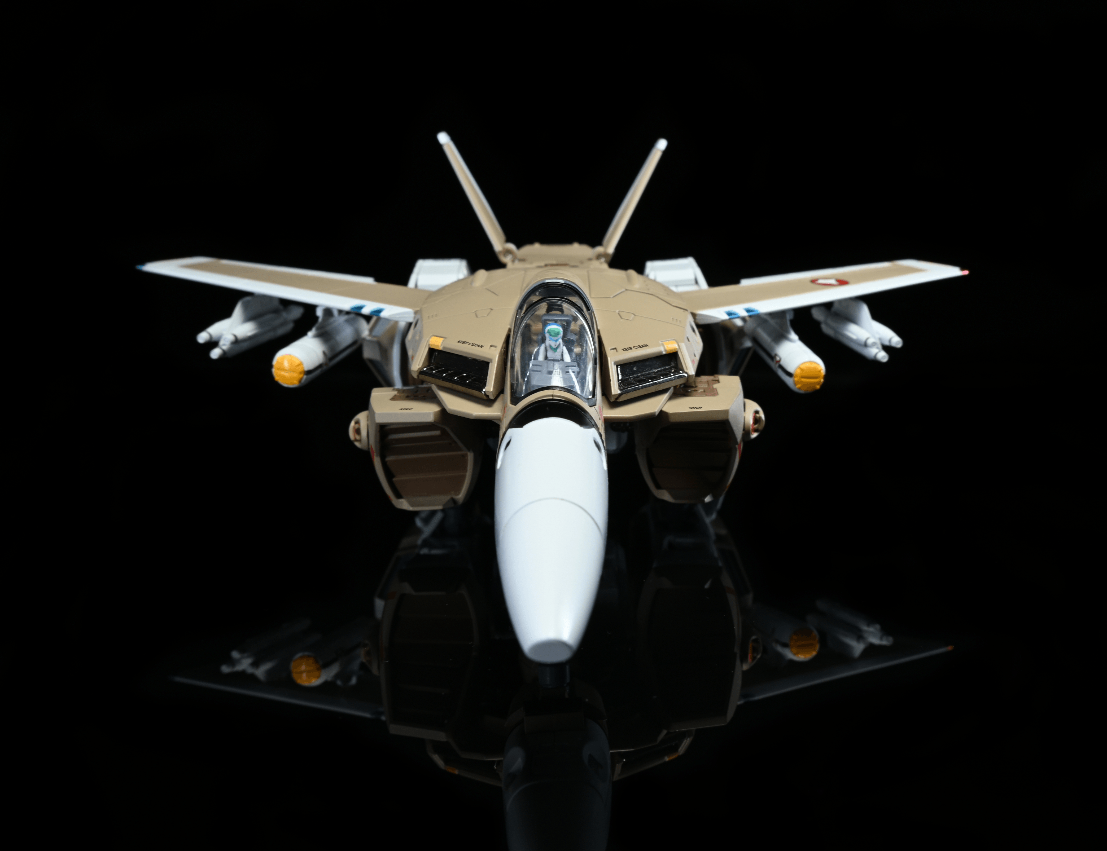 [Hen Dou Ryoku] Veritech VF-1A Transformable Action Figure | 4897054517167