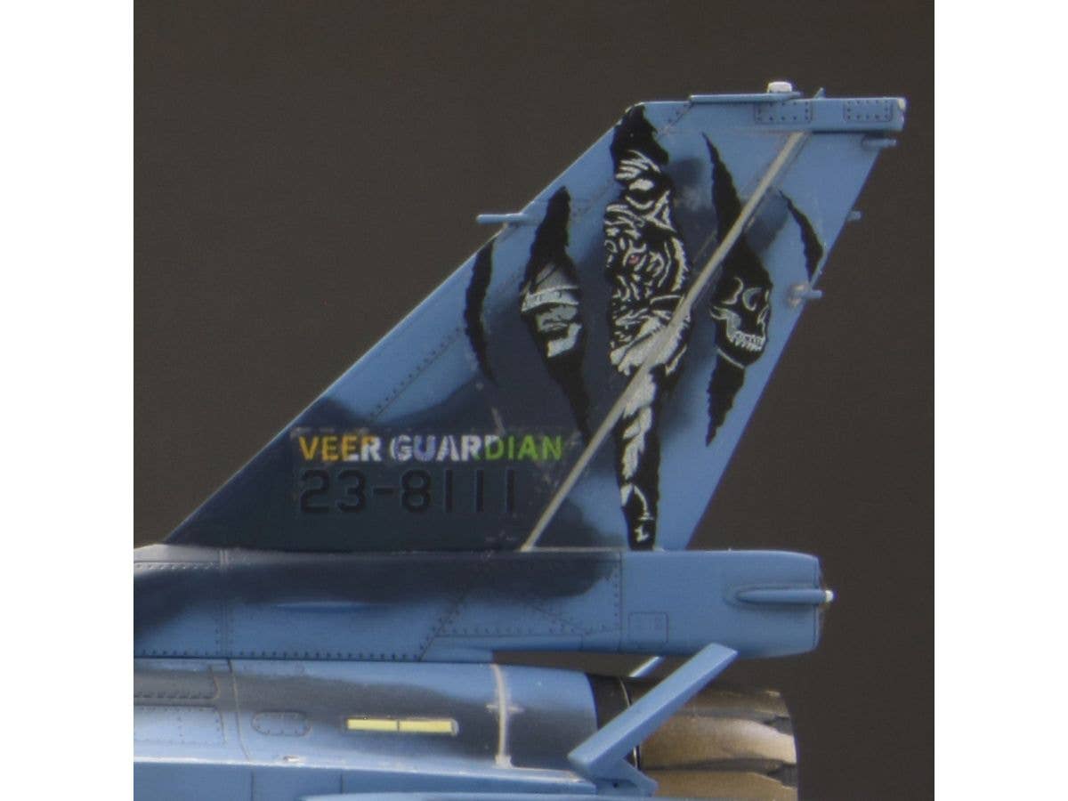 FineMolds 1/72 JASDF F-2B Fighter "Veer Guardian 2023" | 4536318728498