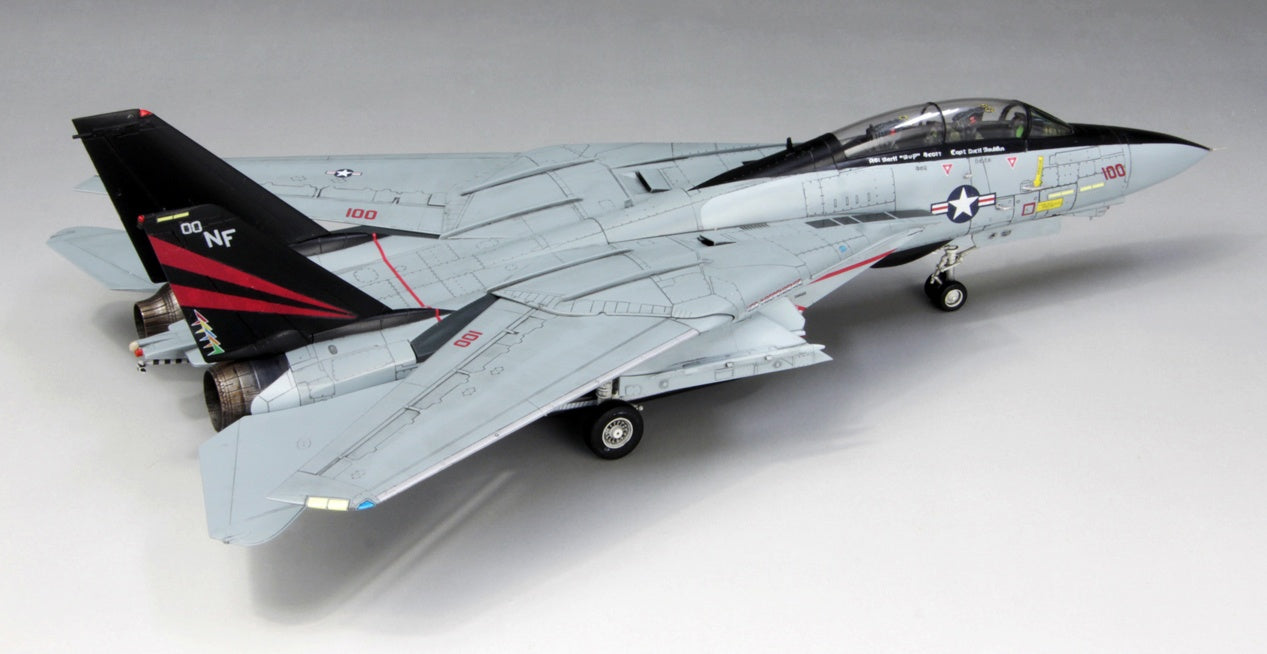 FineMolds 1/72 US Navy F-14A Tomcat "USS Independence, 1995" | 4536318720324