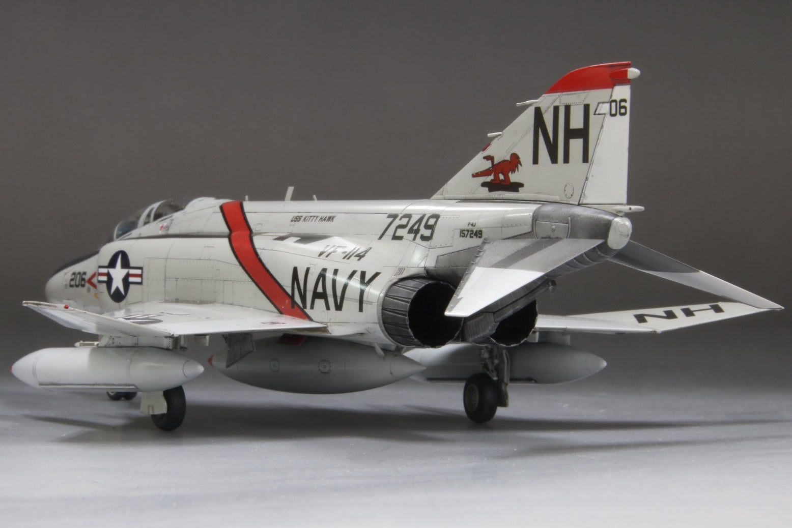 FineMolds 1/72 US Navy Jet Fighter F-4J "Aardvarks" (First Limited Special Edition) | 4536318729433