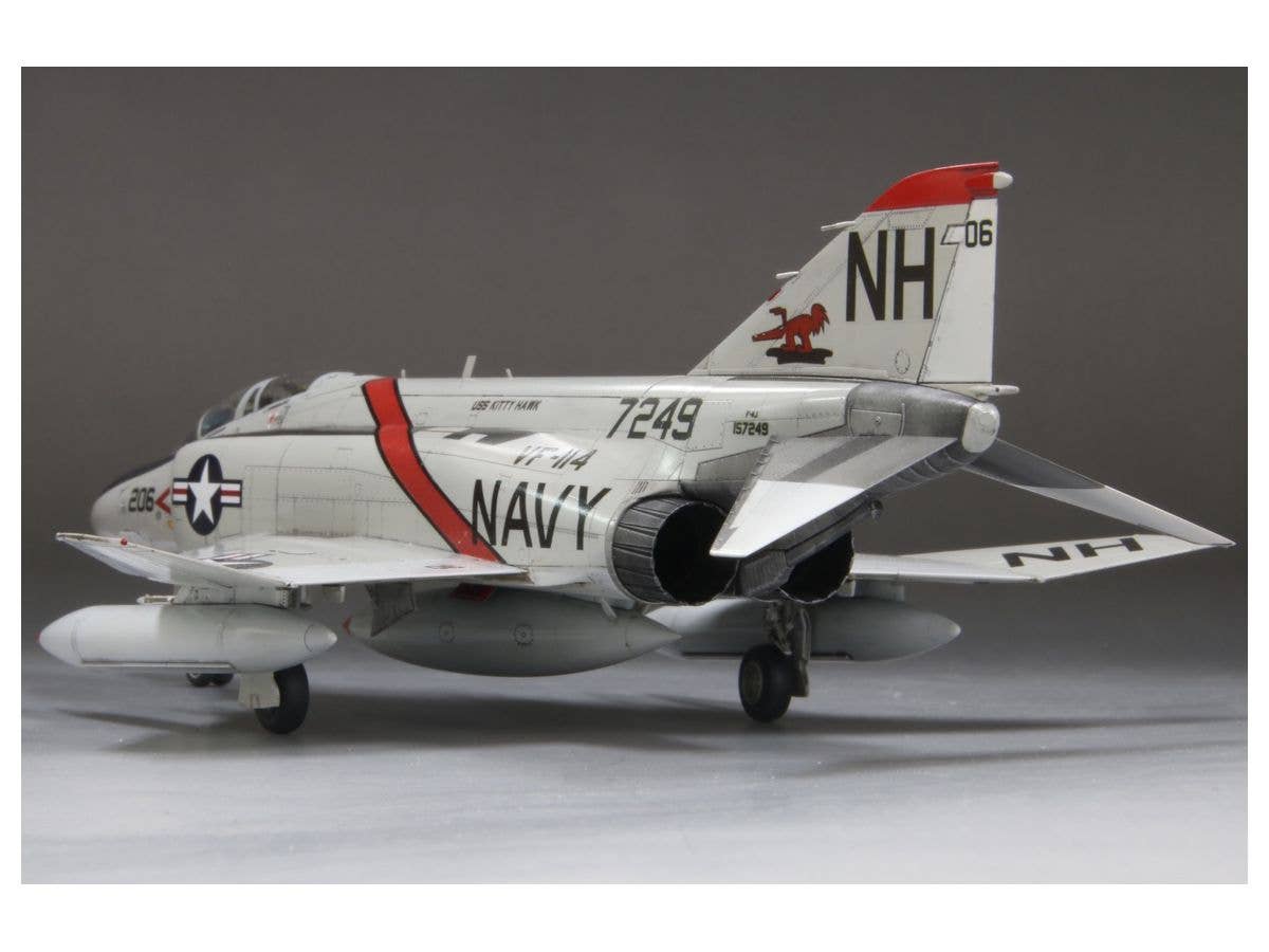 FineMolds 1/72 US Navy Jet Fighter F-4J "Aardvarks" (First Limited Special Edition) | 4536318729433